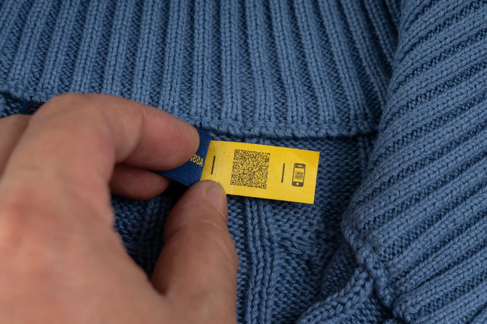 P236 #R92 RALPH LAUREN Ralph Lauren fifteen colors classic small label embroidery logo turtleneck pullover half-zip knitted cable sweater with high-density LOGO embroidery on the chest and original customized tag accessories. Made of pure cotton yarn, pure cotton is skin-friendly and comfortable, small label war horse embroidered twist turtleneck sweater 🐎 high quality, follow the blogger to learn how to wear it! Let’s buy a Ralph Lauren cable sweater. It’s a super hard-to-find series after it became popular. It’s hard to find one on the official website. It’s simple and practical to wear, with a lazy and loose feel. The thickened fabric has more texture, feels soft and delicate, and has a loose fit. Whether worn alone or layered, you can wear different styles of fashion with just one piece!   Size：XS S M L